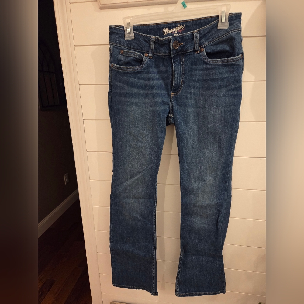Women's Classic Wrangler Blue Jeans